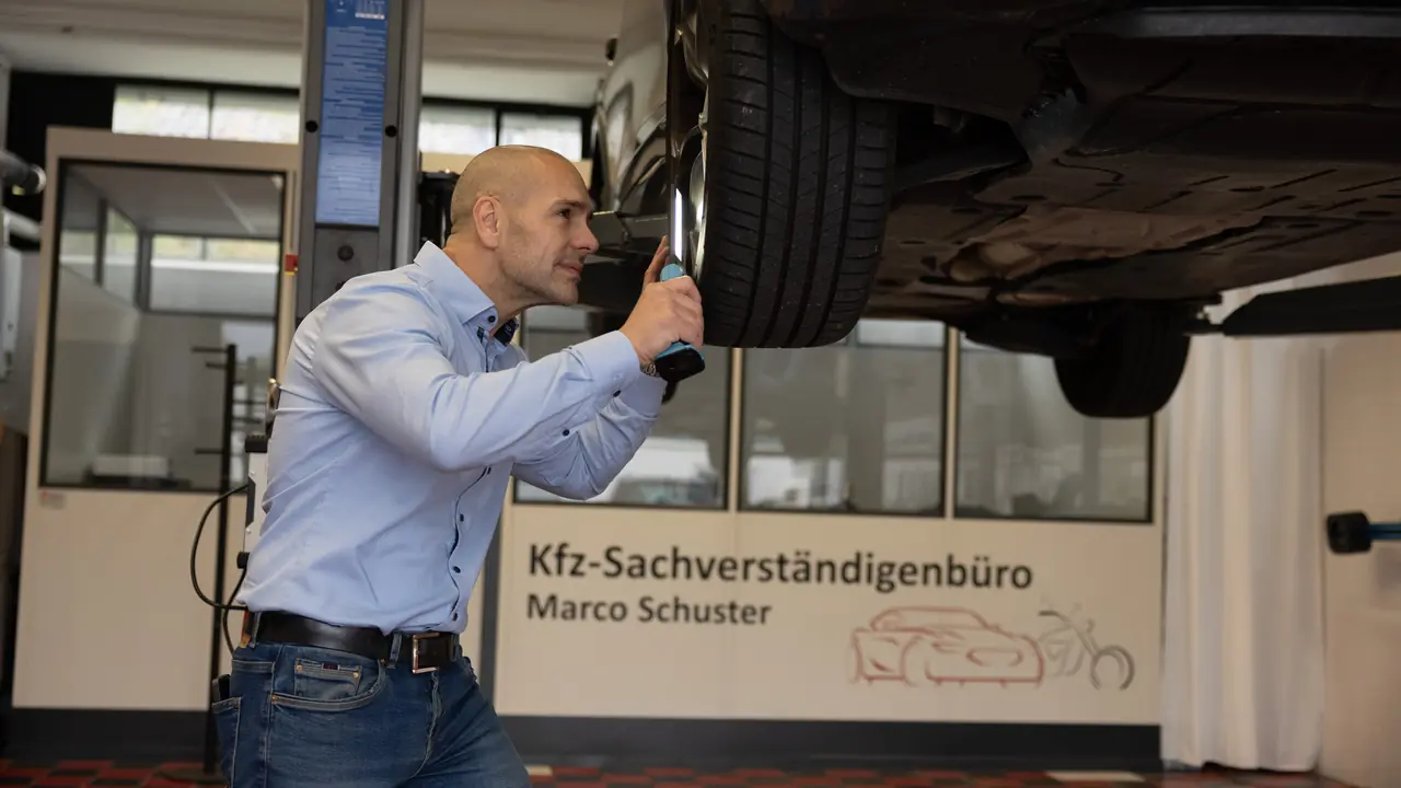 KFZ Gutachten Plech